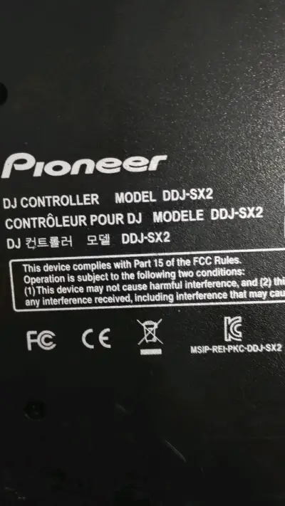 Controlador DJ Pioneer DDJ-SX2 - miniatura 1