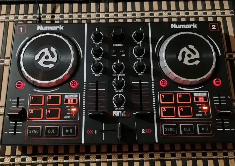 Controlador DJ Numark Party Mix - 4