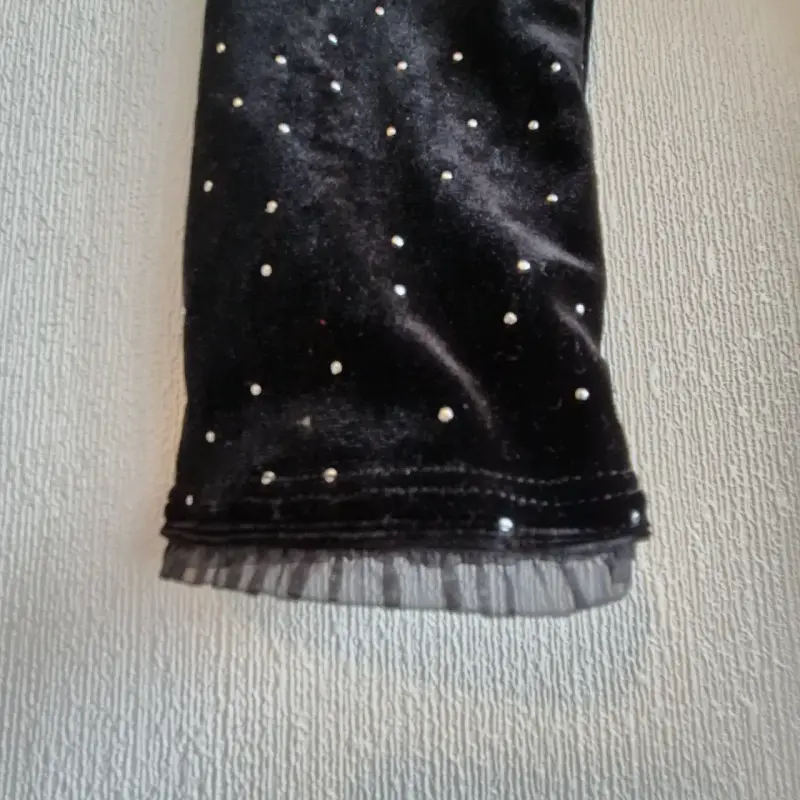 Vestido negro con apliques metálicos - 3