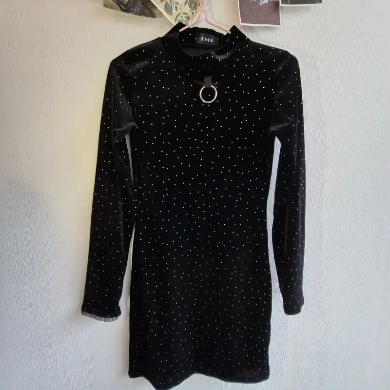 Vestido negro con apliques metálicos - 4