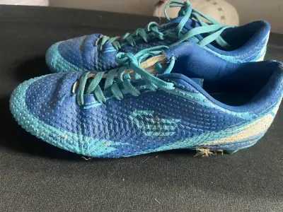 Botines de fútbol Armonía talla 42 - usados - miniatura 1