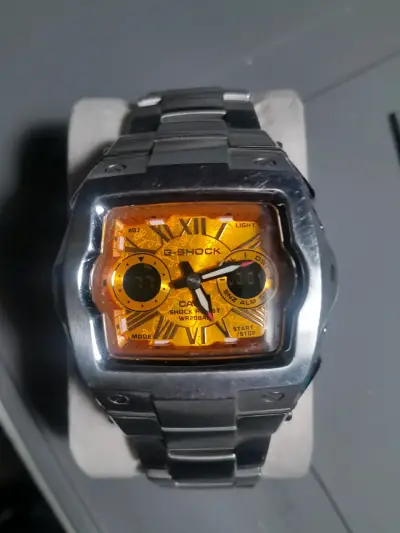 Reloj G-Shock con esfera naranja - miniatura 1