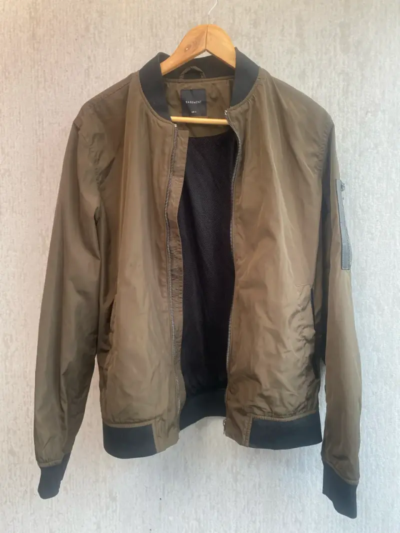 Chaqueta bomber verde oliva Basement - 2