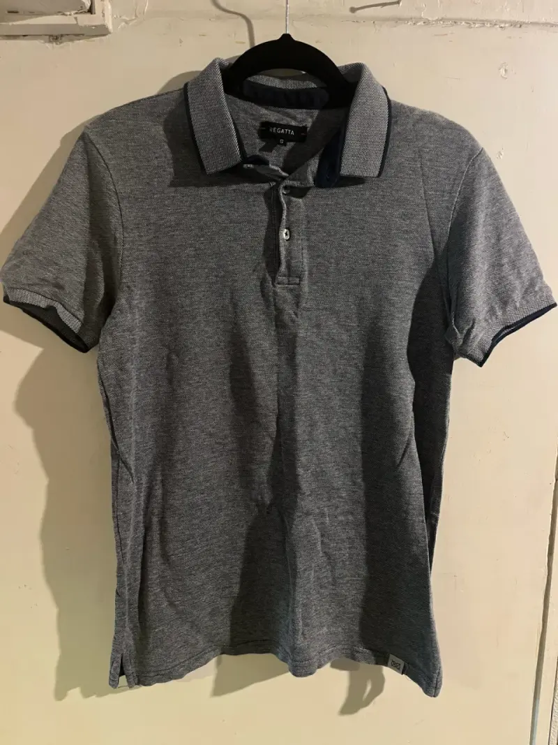 Polera polo gris/azul Regatta