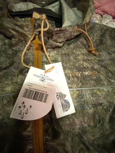 Chaqueta impermeable con capucha - miniatura 3