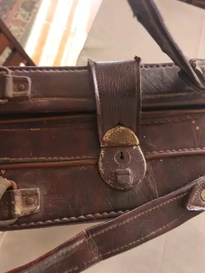 Maletín de cuero vintage - miniatura 1