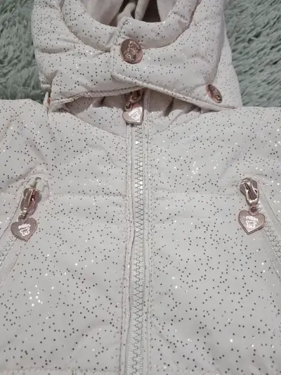 Chaqueta infantil con capucha - miniatura 1