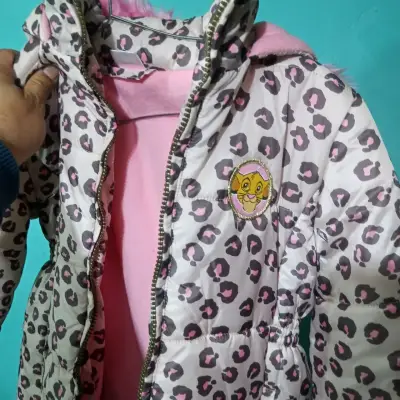Chaqueta infantil con capucha rosa - miniatura 4