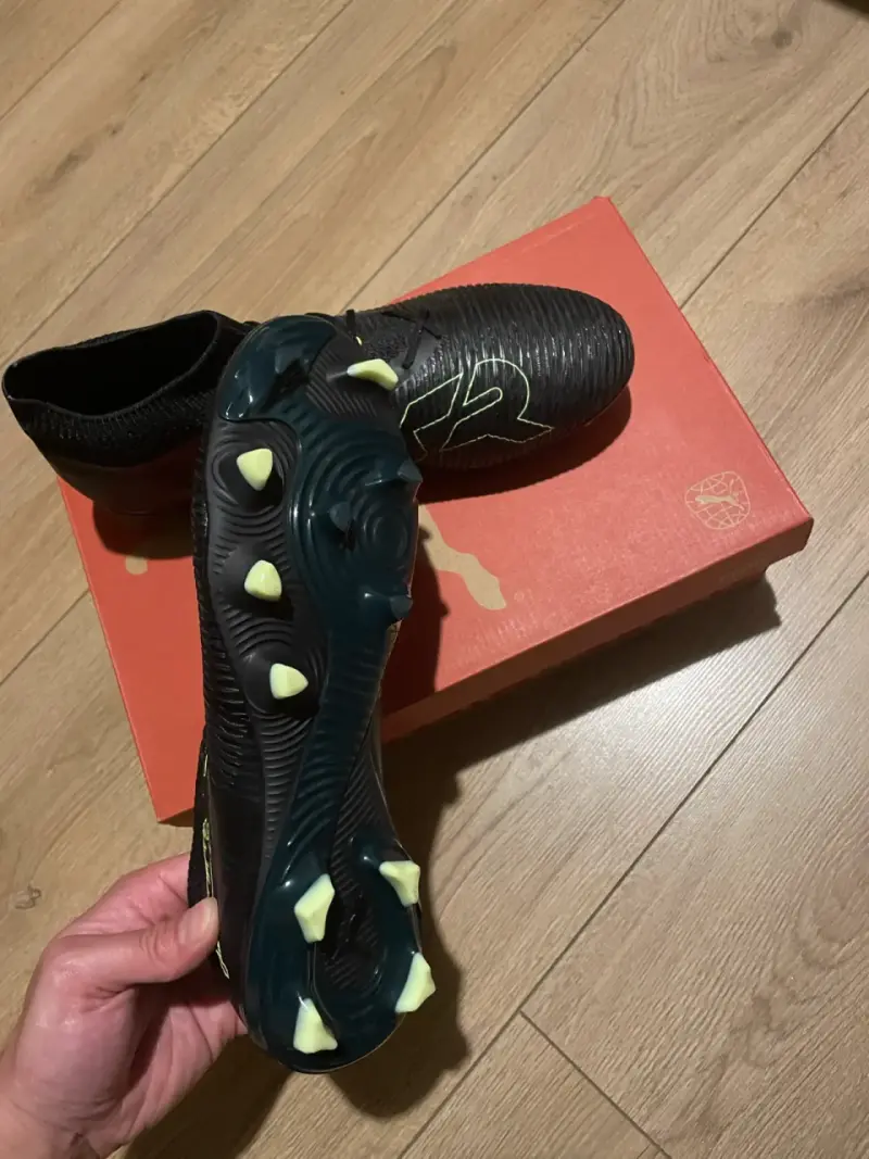 Botines de fútbol negros Puma - 2