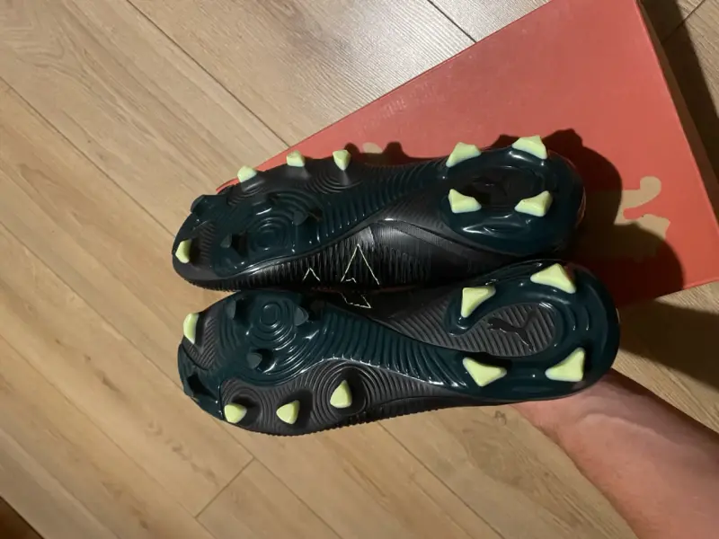Botines de fútbol negros Puma - 4