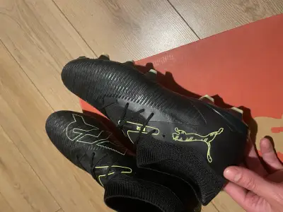 Botines de fútbol negros Puma - miniatura 5