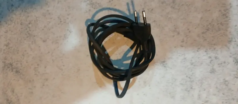Apple TV con caja y cable - 4