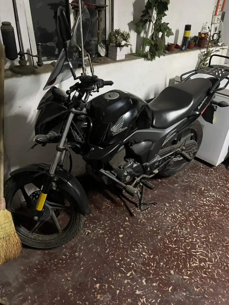Moto Honda invicta  en buen estado y al día - 2