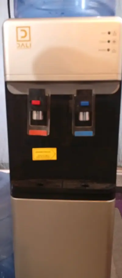 Dispensador de agua con botellones - miniatura 3