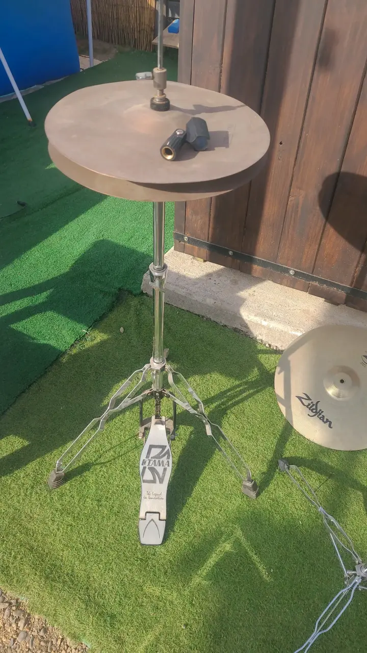 Hi-hat con soporte Tama