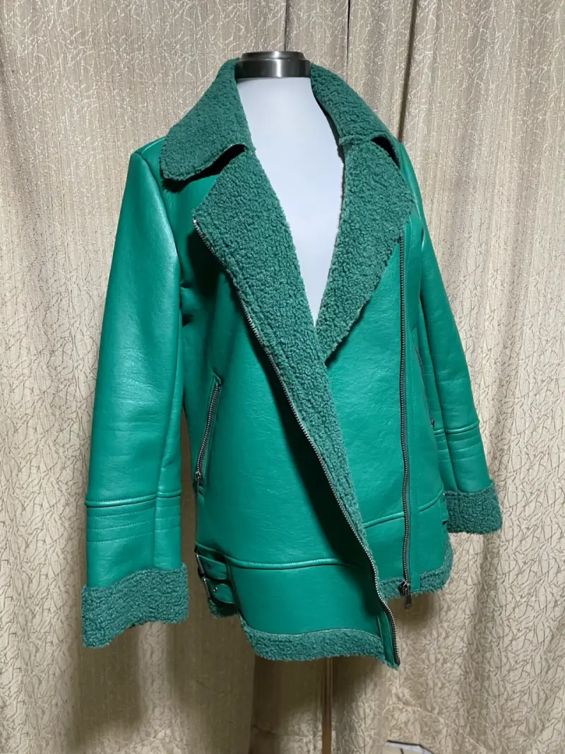 Chaqueta verde con chiporro - 1