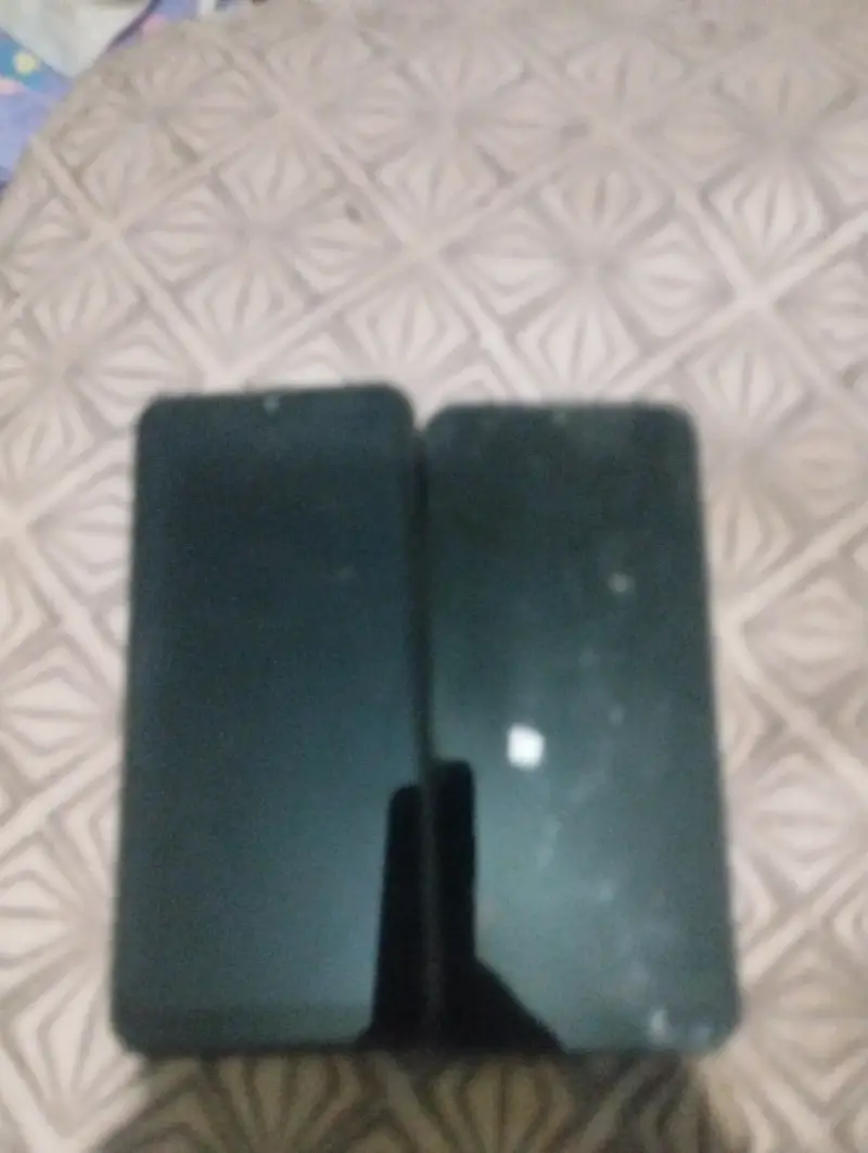 Dos teléfonos móviles usados - 1