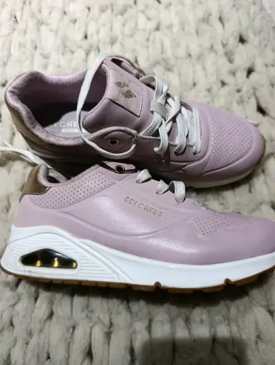 Zapatillas deportivas rosadas y doradas - miniatura 4