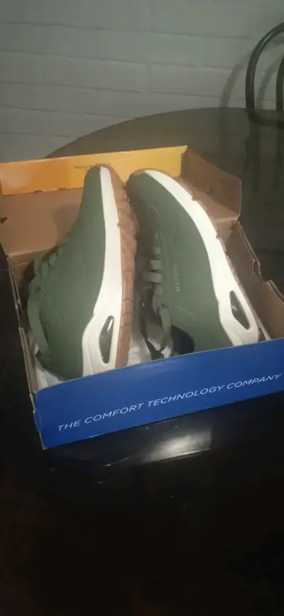 Zapatillas verdes Skechers 41 nuevas de viña - miniatura 1