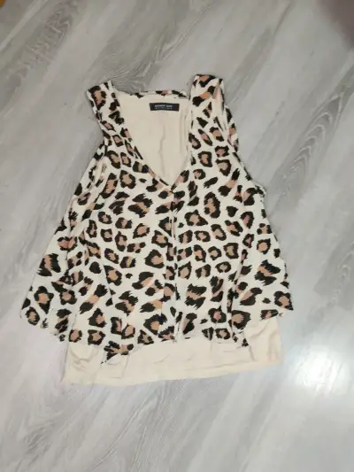 Blusa sin mangas animal print - miniatura 1