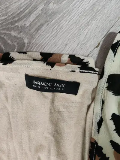 Blusa sin mangas animal print - miniatura 2