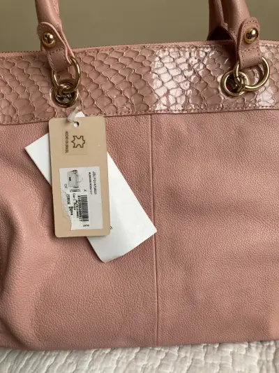 Cartera rosada de cuero - miniatura 2