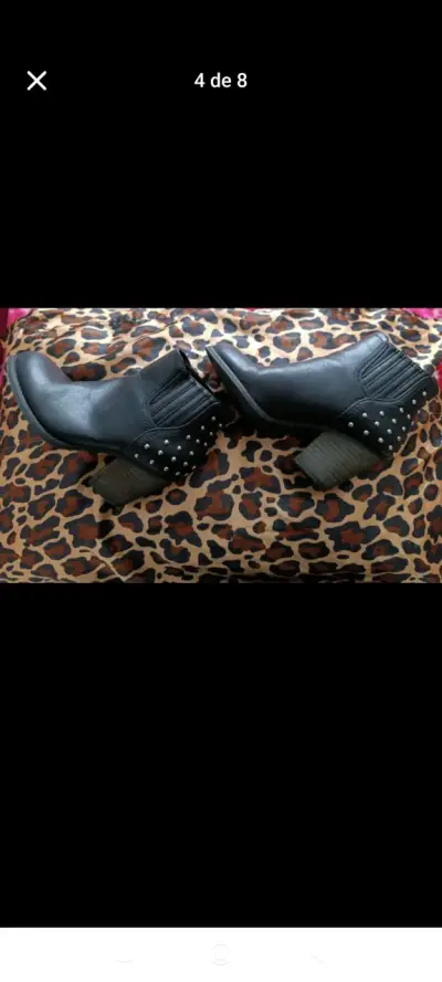 Botines negros con tachas - miniatura 4
