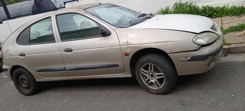Renault megane año 2000 para desarme leer - 2