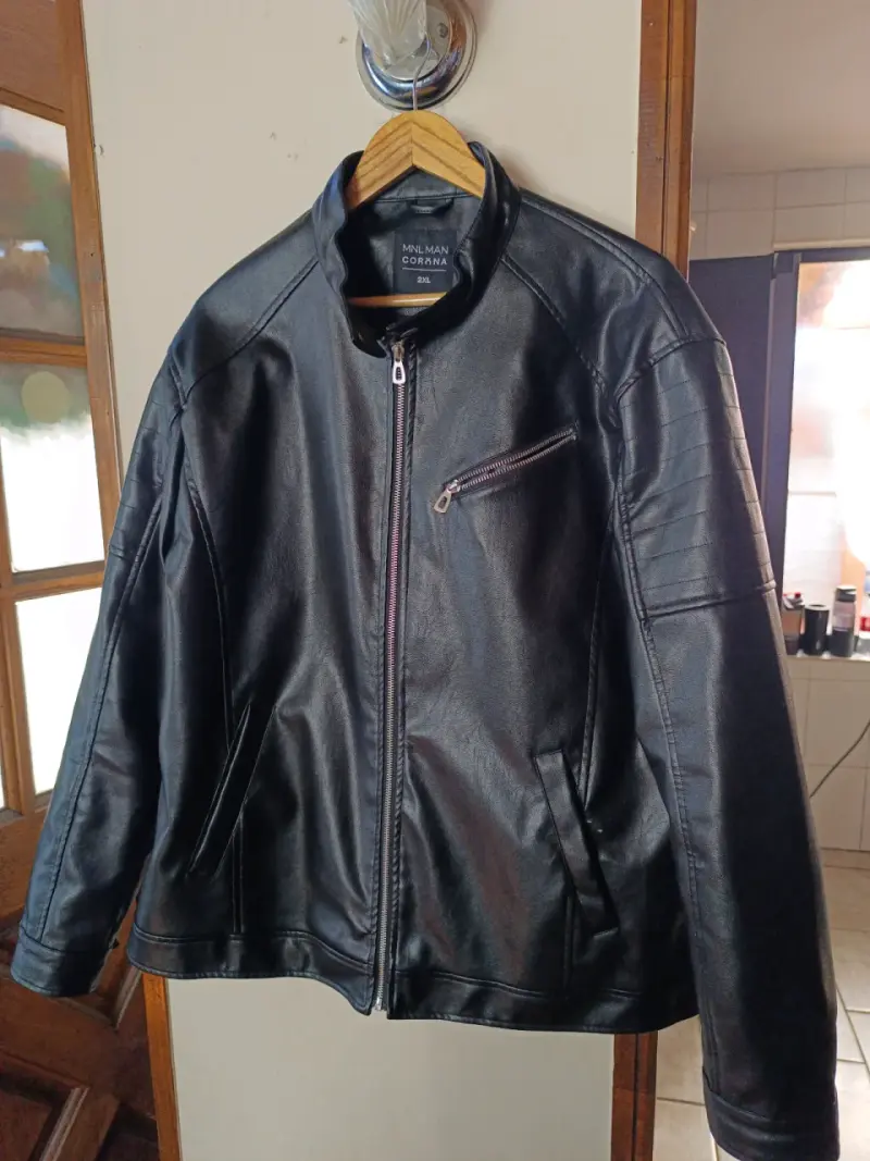 Chaqueta de ecocuero negra - 1