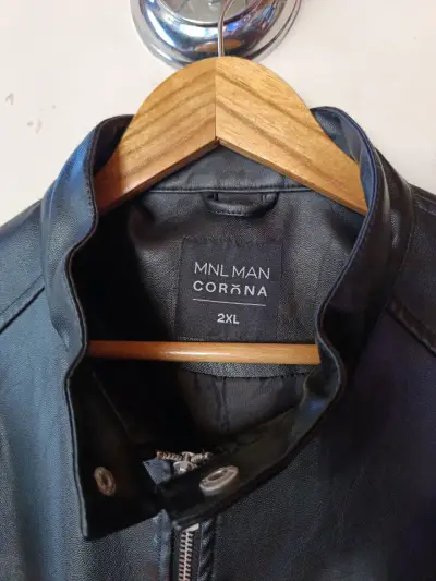 Chaqueta de ecocuero negra - miniatura 3