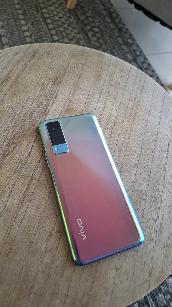 Teléfono inteligente en buen estado - 2