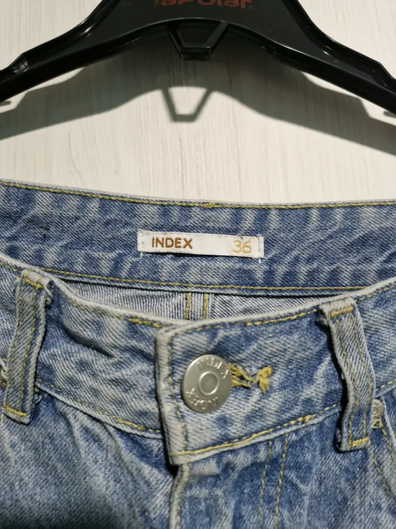 Jeans azules con franjas blancas - 3