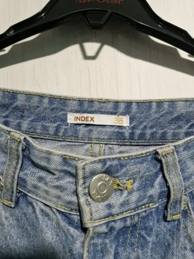 Jeans azules con franjas blancas - miniatura 3