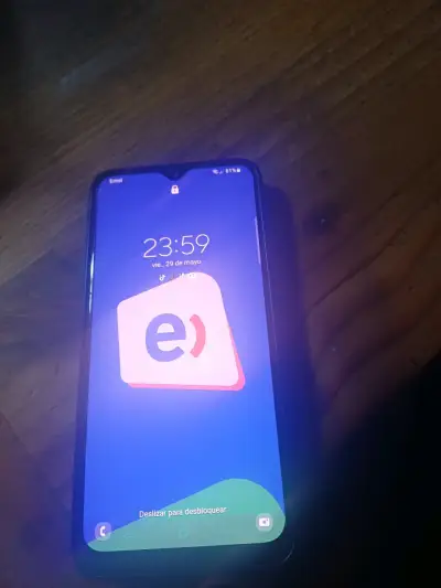 Teléfono móvil negro en buen estado - miniatura 4