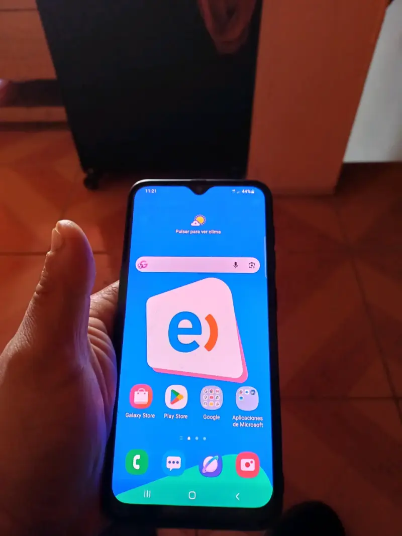 Teléfono móvil negro en buen estado - 5