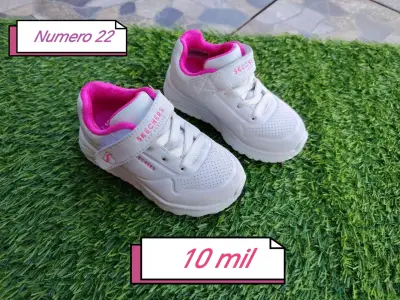 Zapatillas niñas en super buen estado casi nuevas - miniatura 1