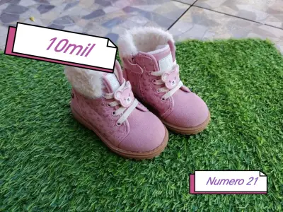 Zapatillas niñas en super buen estado casi nuevas - miniatura 2