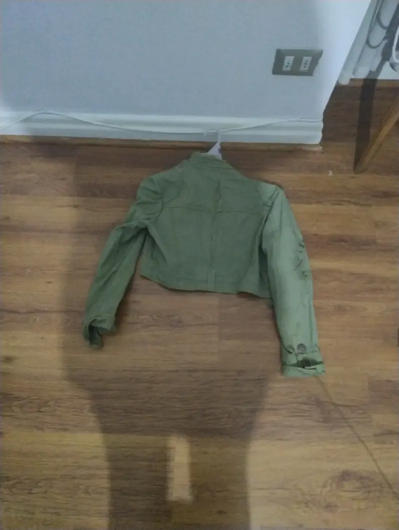 Chaqueta corta verde con apliques - 3