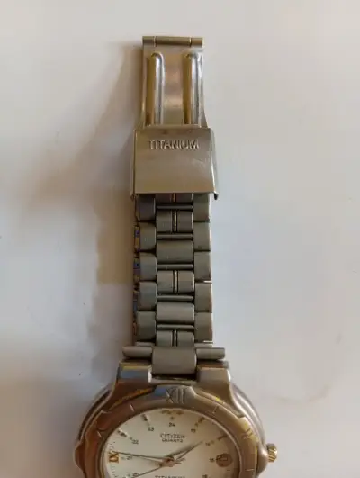 Reloj Citizen Quartz Titanio - miniatura 6