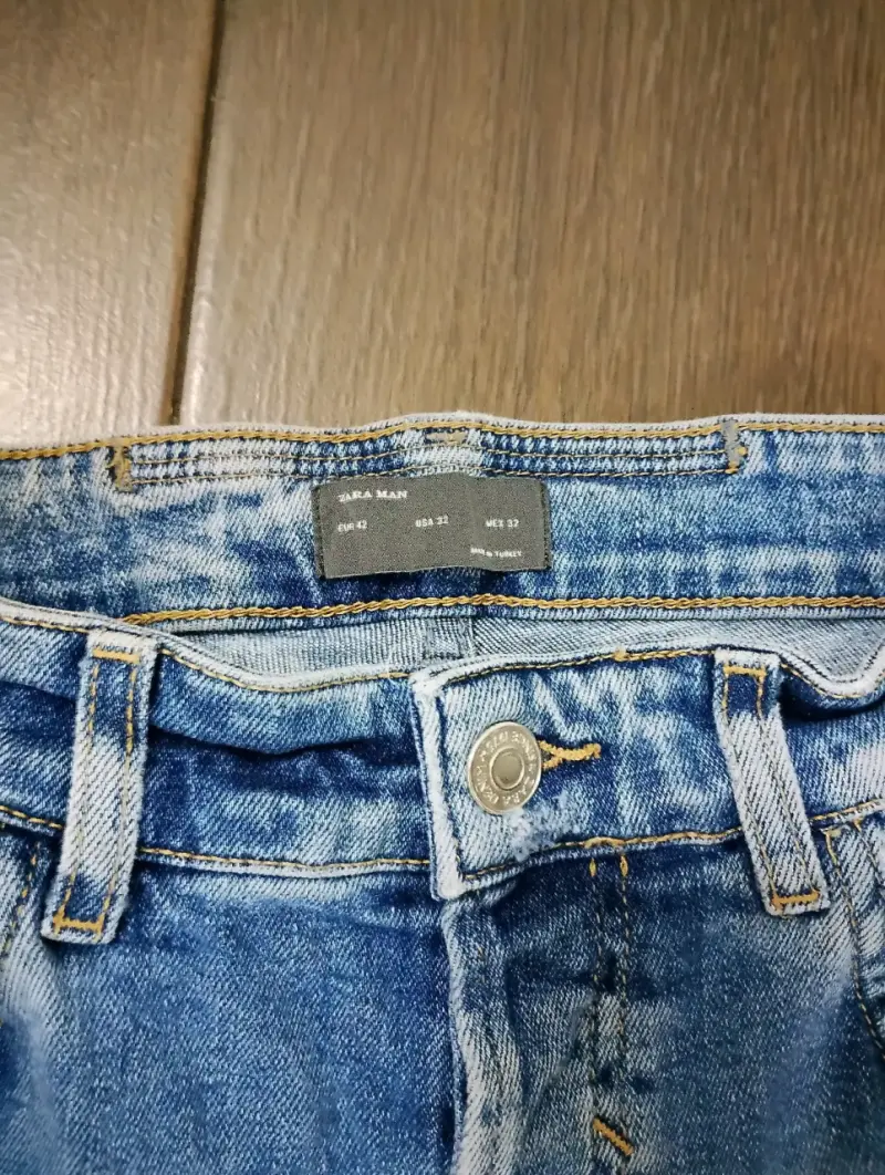 Jeans de mezclilla Zara con bordado - 2