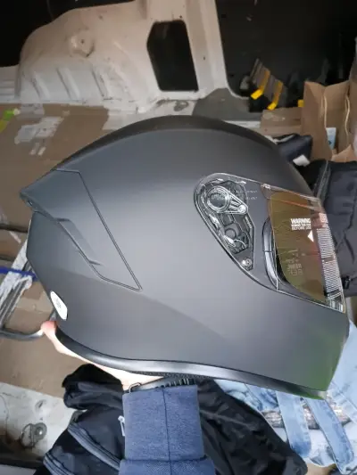 Casco de moto negro mate - miniatura 1