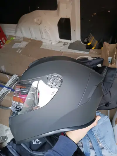 Casco de moto negro mate - miniatura 4