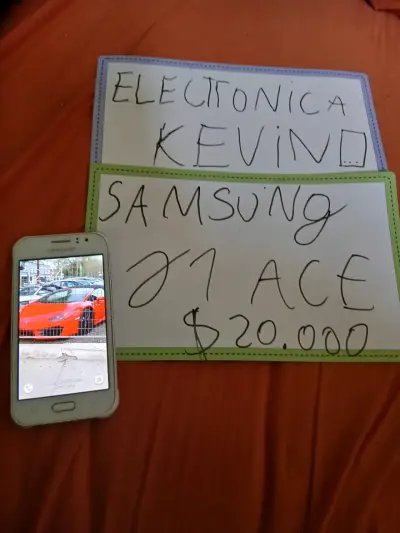 Samsung Galaxy j1  Ace - miniatura 2
