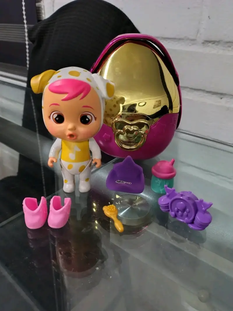 Muñeca con accesorios Cry Babies