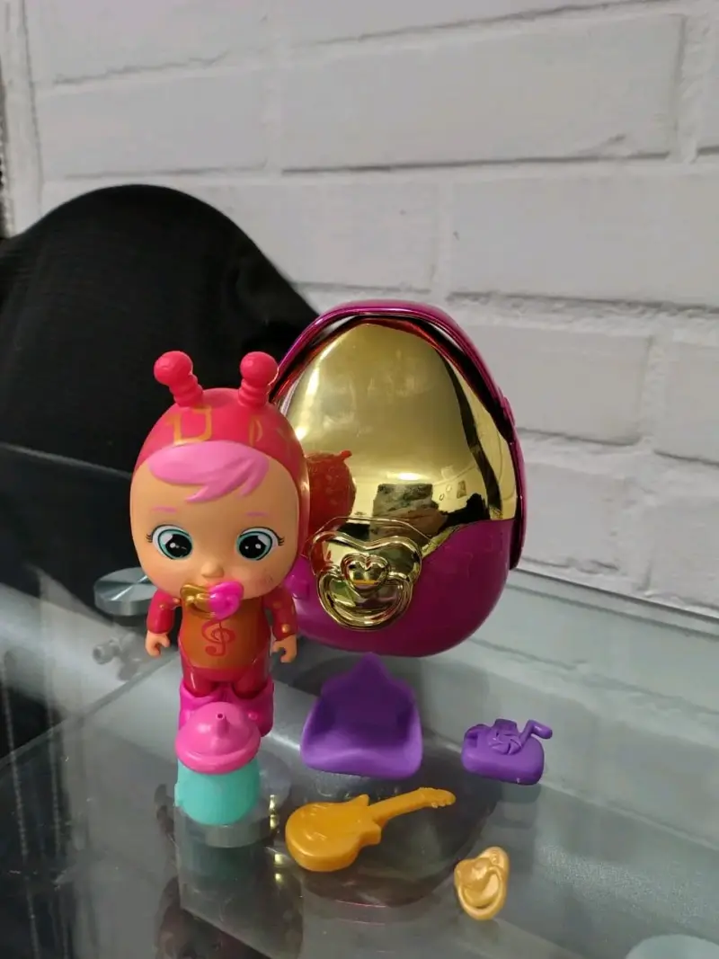 Muñeca sorpresa con accesorios