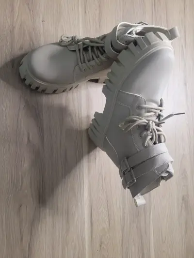 Botines beis con cremallera - miniatura 2