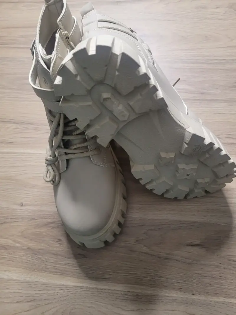 Botines beis con cremallera - 4