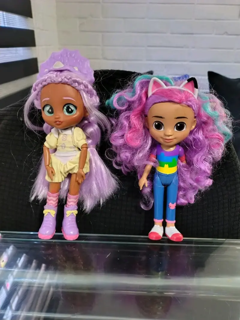 Muñecas GABBY Y BB LLORON con cabello pastel