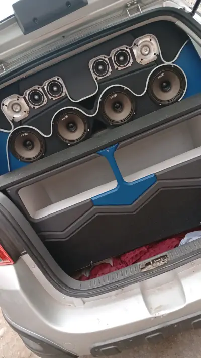 Sistema de audio para auto - miniatura 1