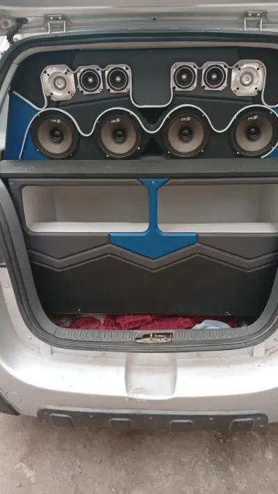 Sistema de audio para auto - miniatura 2